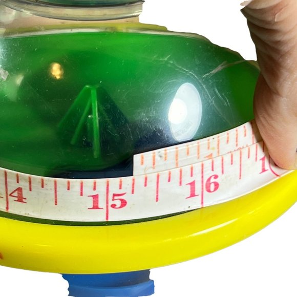 M&Ms - Fun Machine Candy Dispenser - Red and Yellow M&M - Picture 6 of 6